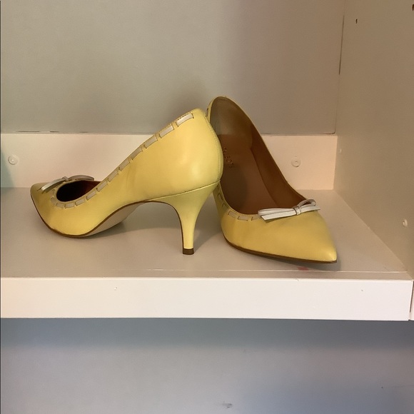 Talbots yellow dress heels - Picture 1 of 3